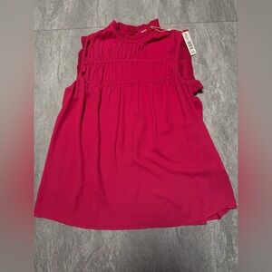 NWT Max Studio Sleeveless Crepe Blouse with Smocked Details Size Small